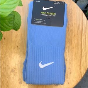 Nike classic cushioned knee high